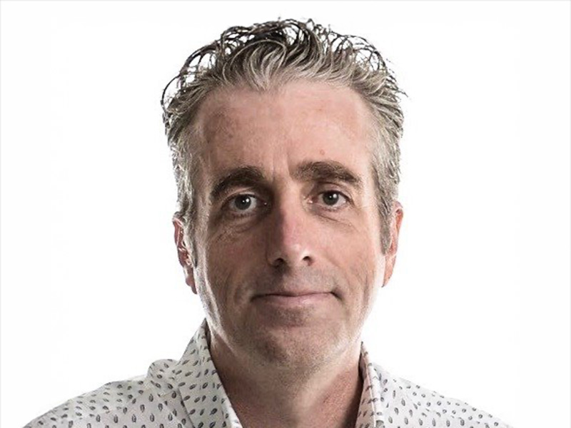 Headshot of Robert Henshaw